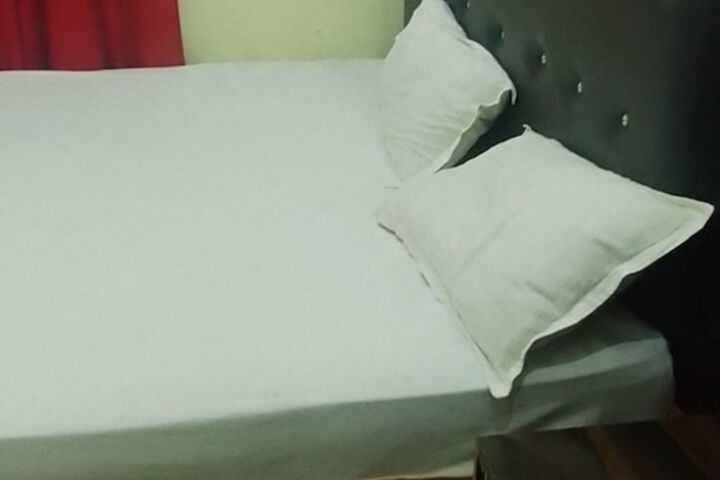 Room 2 of 11
