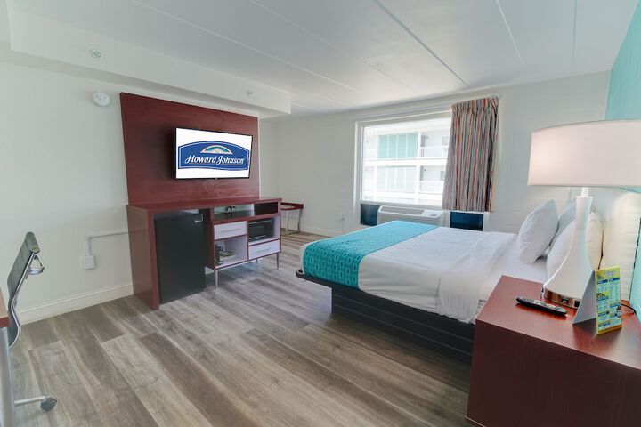 1 King Bed (7 of 7)