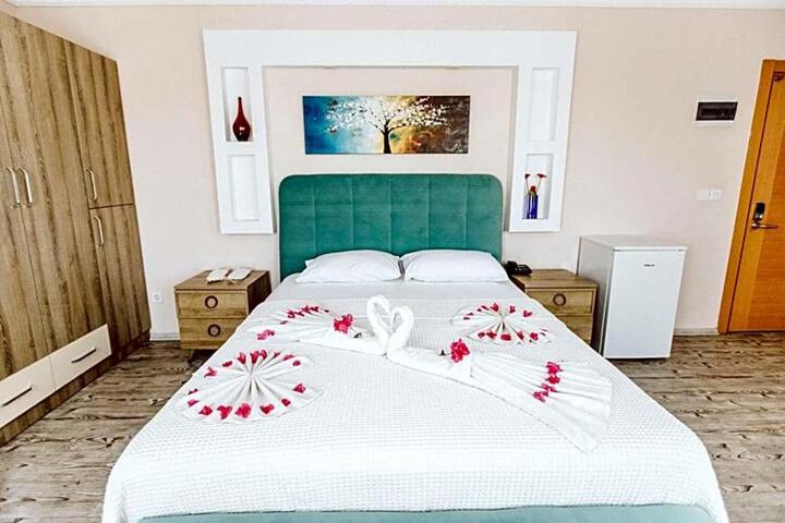 Room 16 of 27