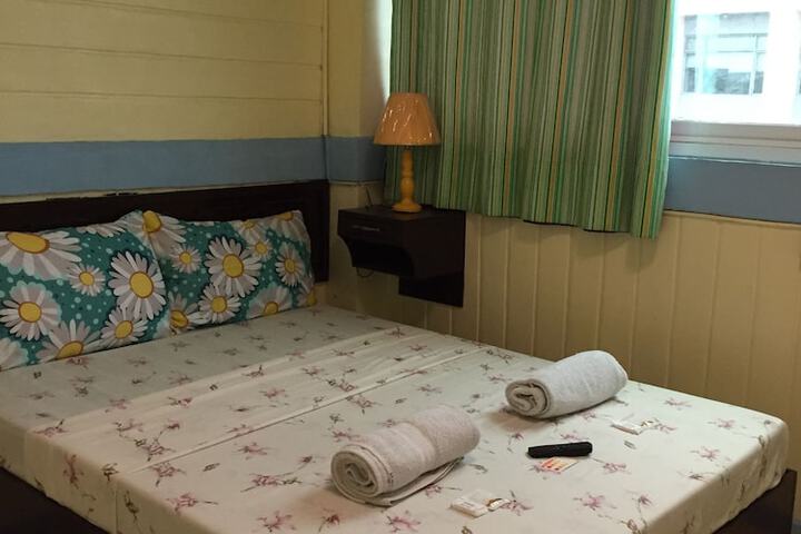 Room 13 of 41