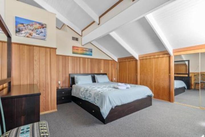 Room 4 of 18