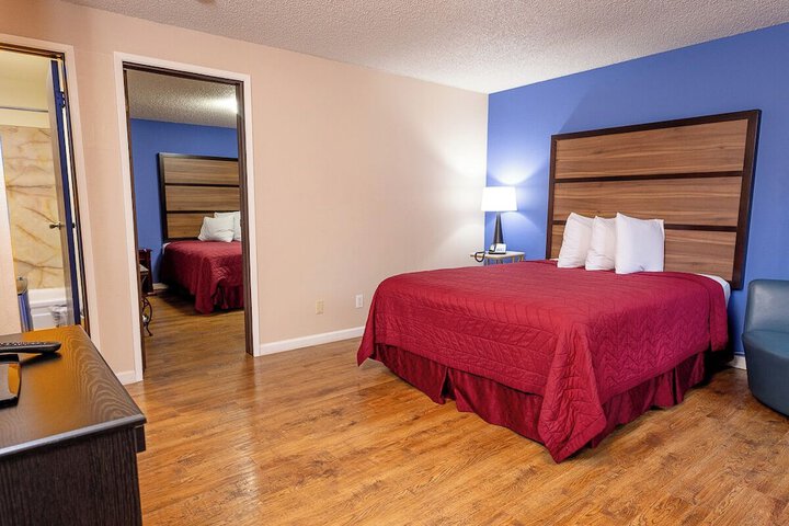 Room 6 of 24