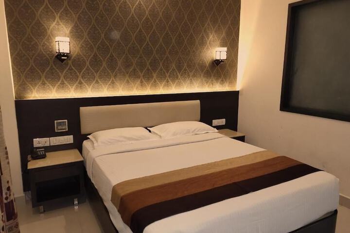 Room 9 of 43
