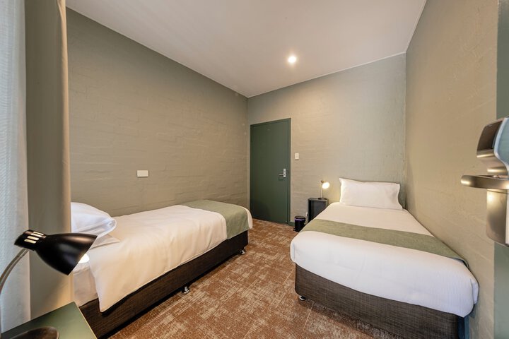 Room 14 of 42