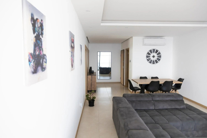 Room 12 of 22