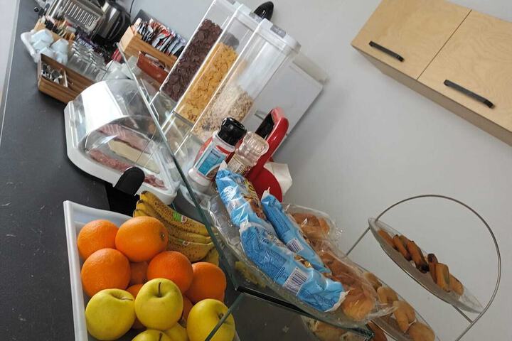 Breakfast/Coffee Service 66 of 82
