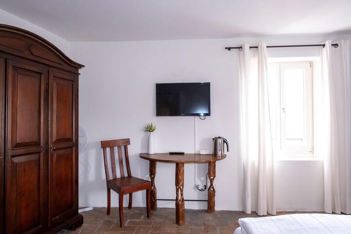 Room 12 of 29