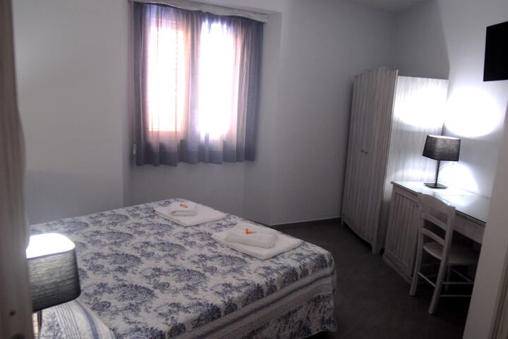 Room 6 of 49