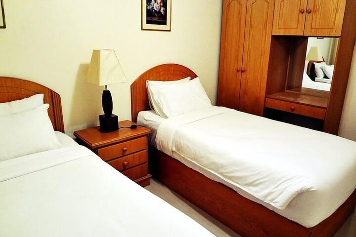 Room 8 of 48
