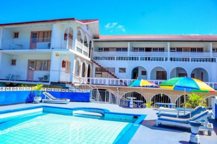 Pool Hotel