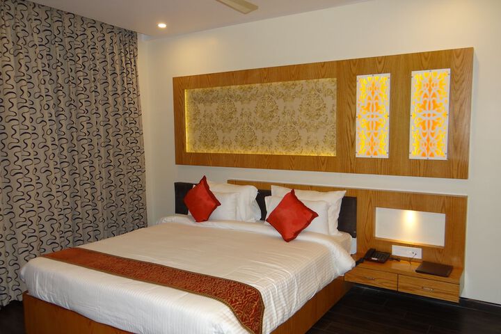 Room 3 of 30