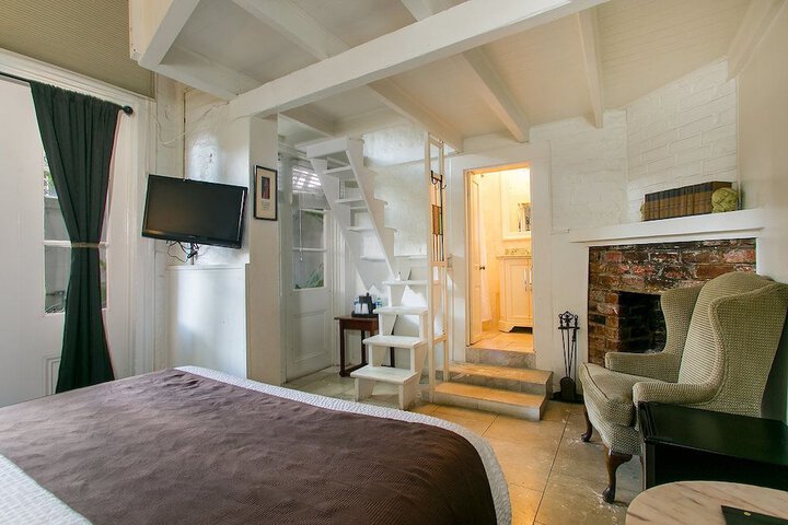 Room 9 of 49