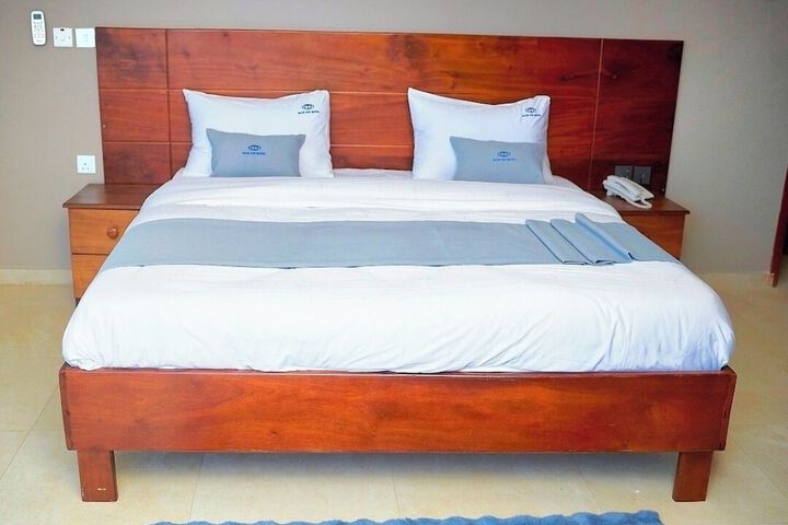 Room 4 of 14