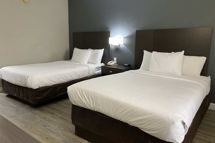 Double Accessible King Size Bed (4 of 11)