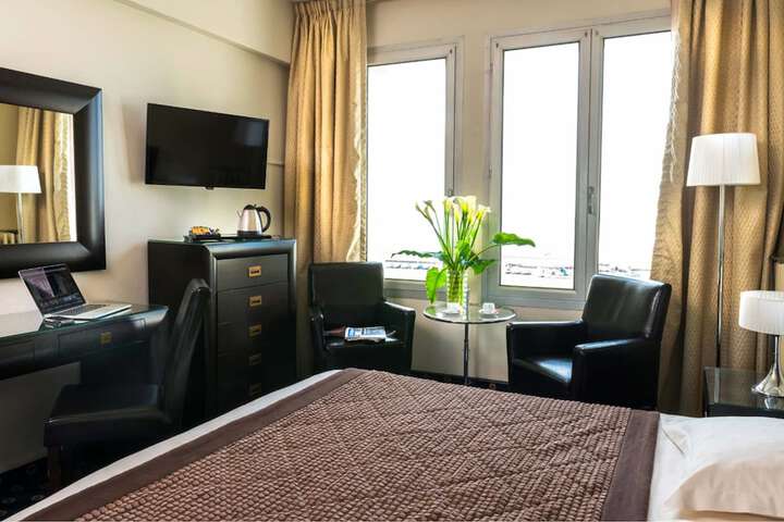 Room 7 of 52