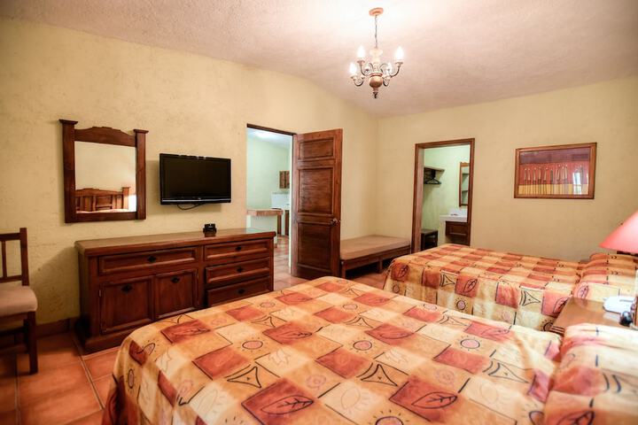 Room 2 of 44