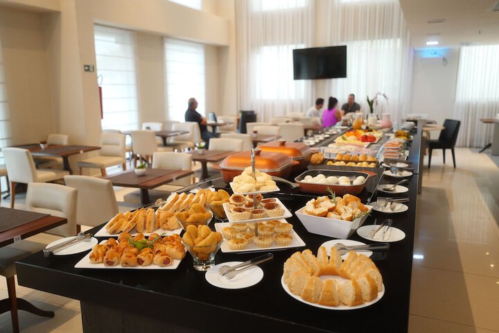 Dining 65 of 79