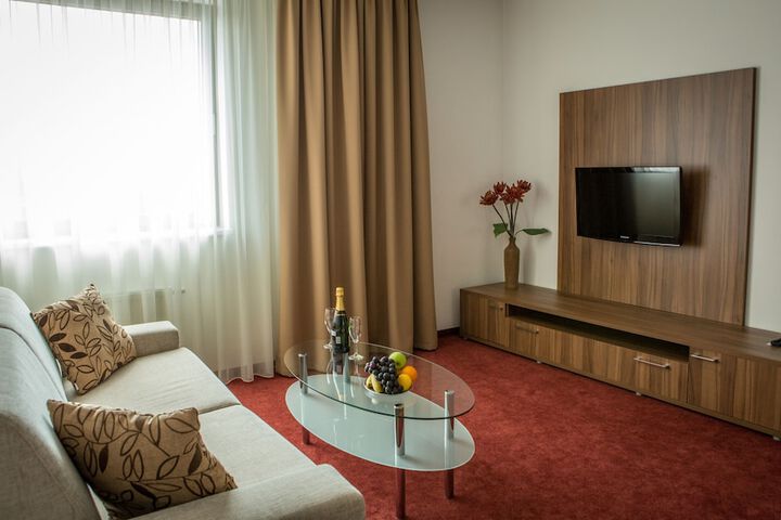 Room 23 of 54