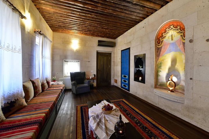 Room 27 of 194