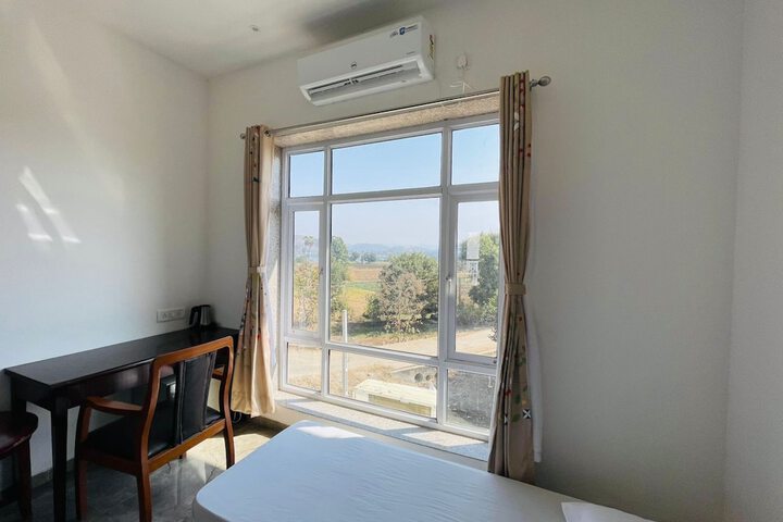Room 9 of 26