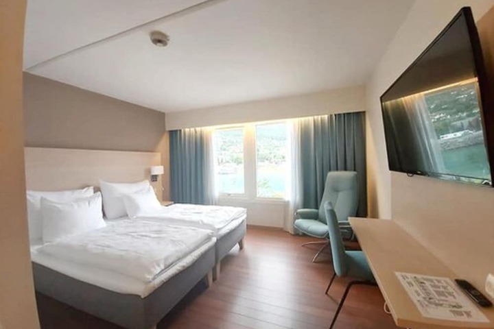 Room 8 of 41