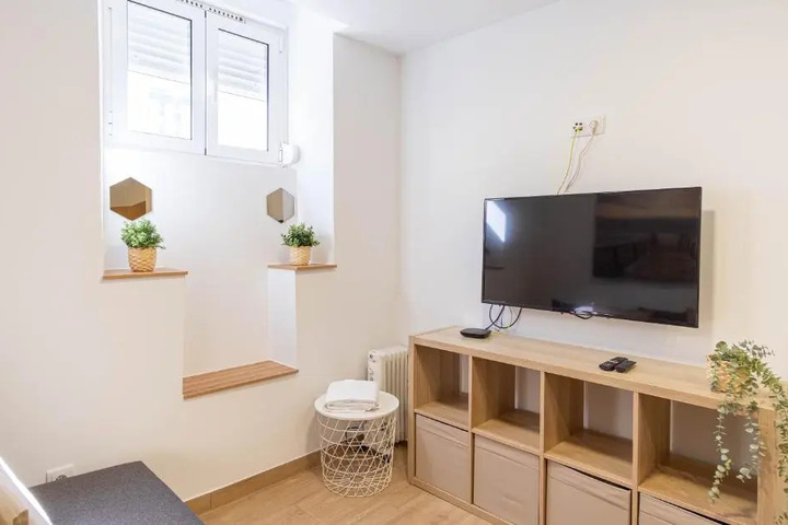 Room 3 of 10