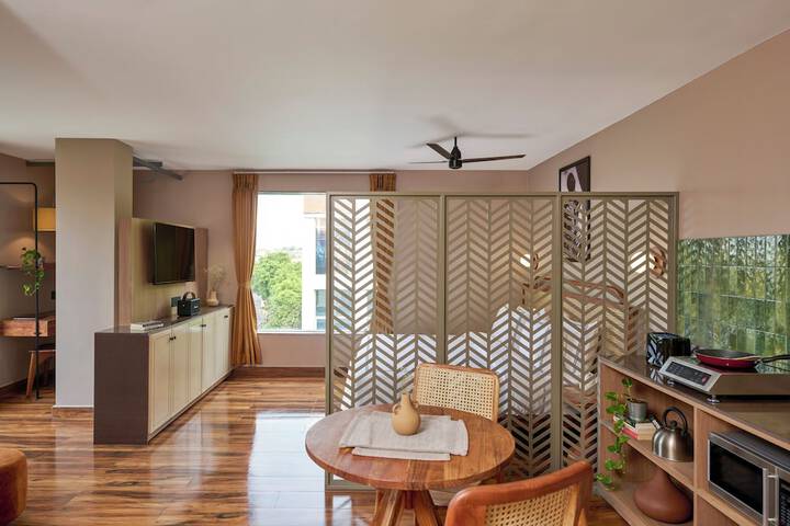 Room 3 of 48