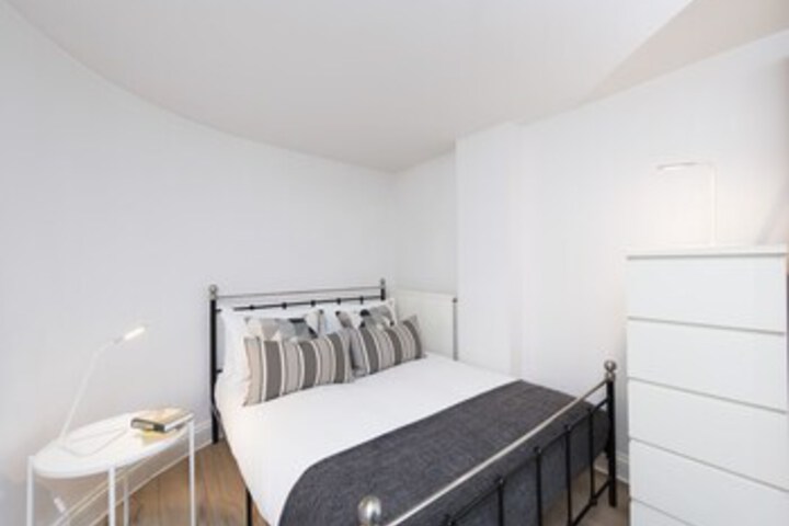 Room 11 of 26
