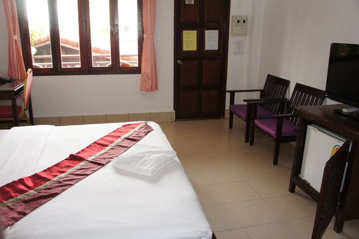 Room 2 of 26