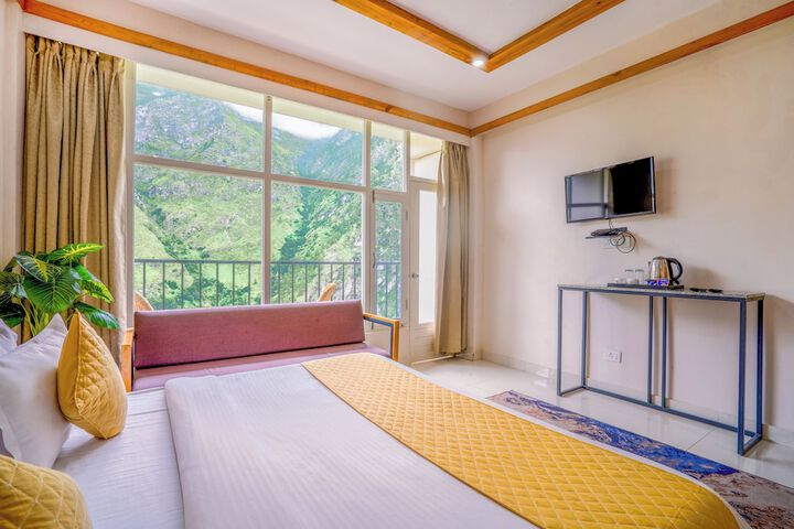 Room 25 of 100