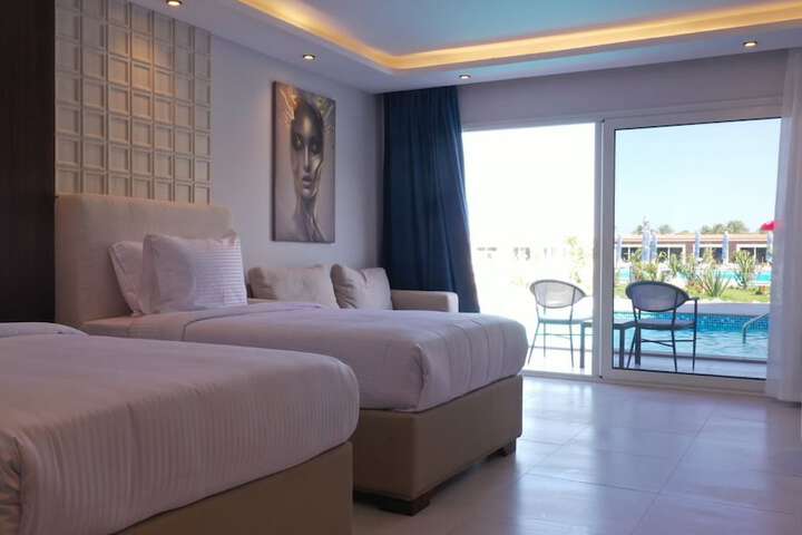 Room 15 of 63