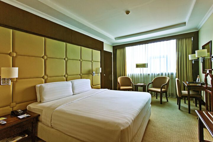Room 17 of 77