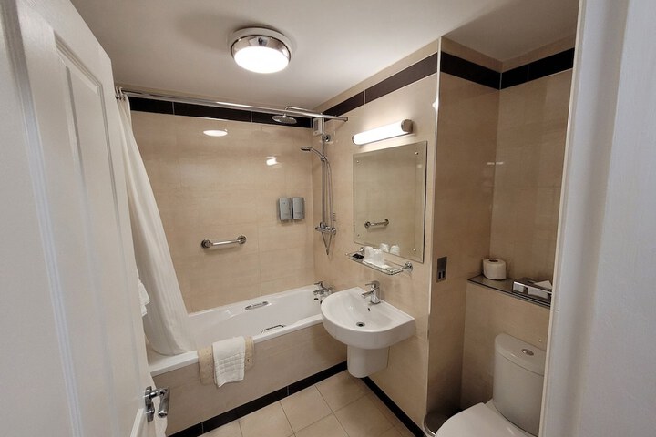 Room 43 of 58