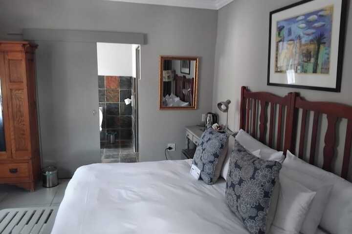 Room 115 of 258