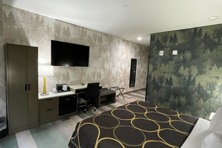 Room 9 of 27