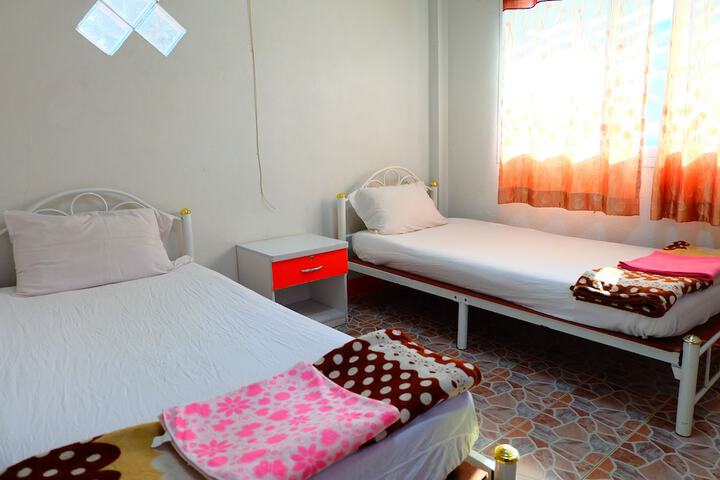 Room 5 of 17