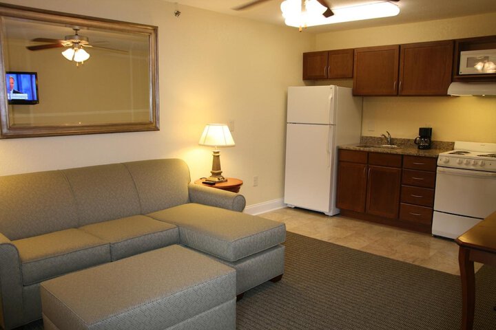 Room 16 of 38