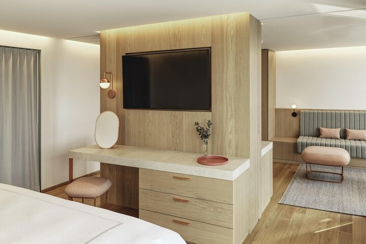 Room 8 of 71