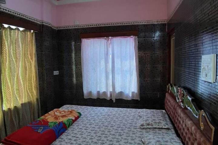Room 9 of 10