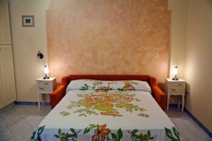 Room 6 of 20