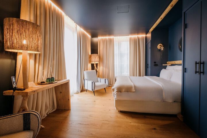 Room 45 of 142