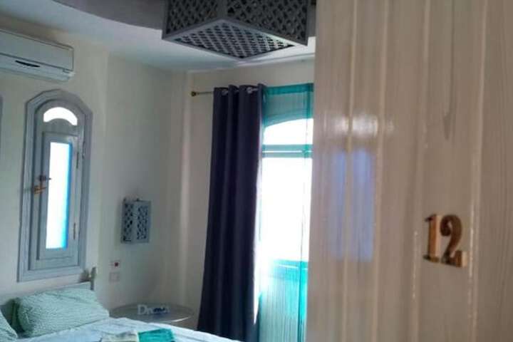 Room 19 of 107