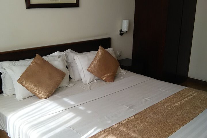 Room 8 of 43