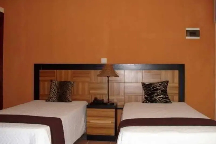 Room 3 of 20