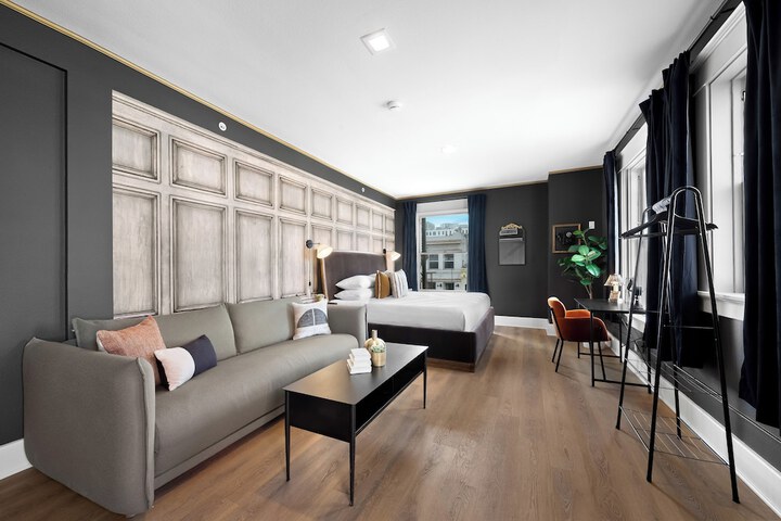 Room 190 of 285