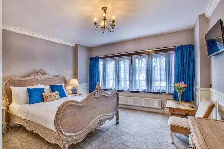 Room 7 of 30