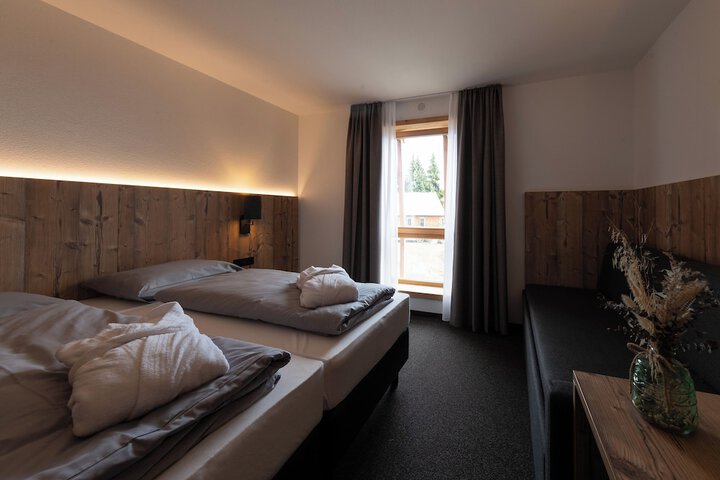 Room 2 of 22