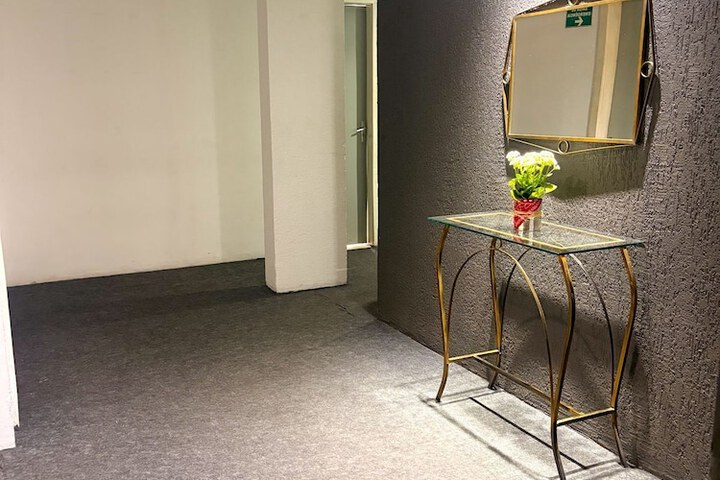 Ballroom/Hall 32 of 51