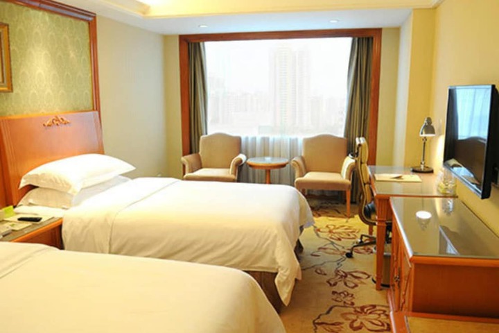 Room 9 of 34