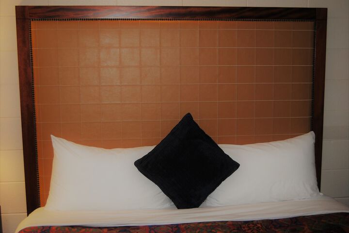 Room 3 of 20